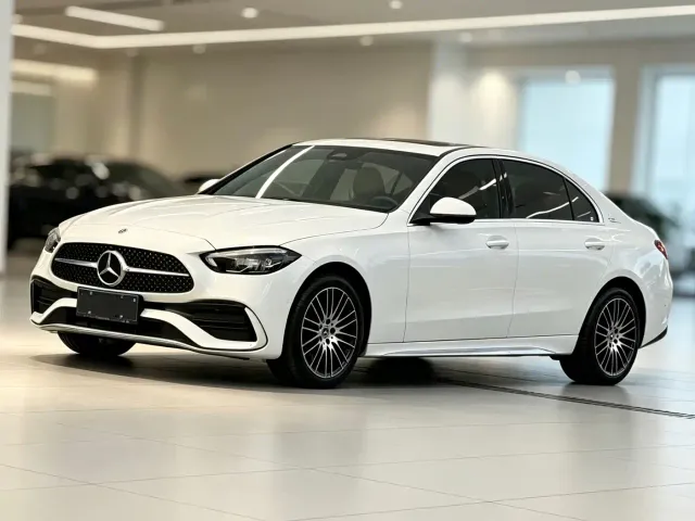 Mercedes-Benz C-Class — Фото автомобиля 2