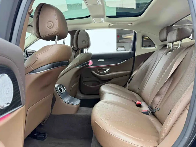 Mercedes-Benz E-Class — Фото автомобиля 6