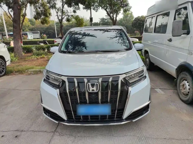 Honda Elysion — Фото автомобиля 2