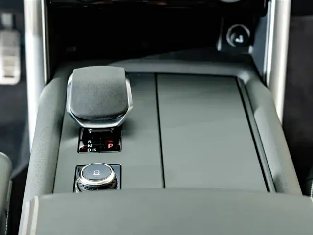 Land Rover Discovery — Фото автомобиля 15