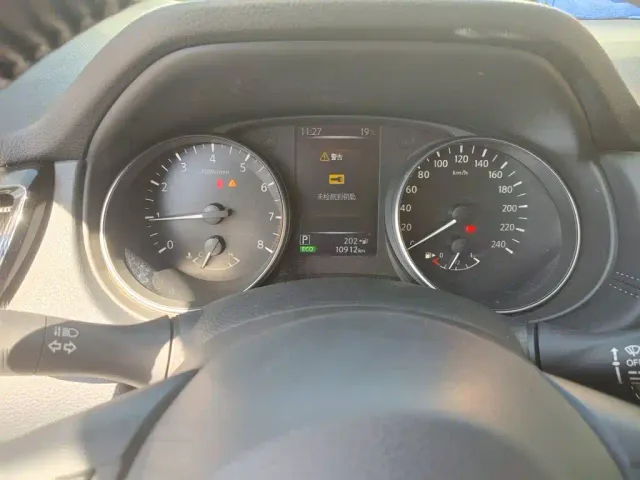Nissan X-Trail — Фото автомобиля 12