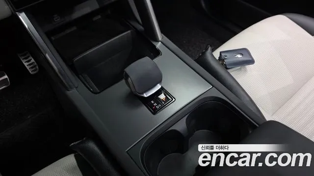 Land Rover Discovery Sport — Фото автомобиля 8