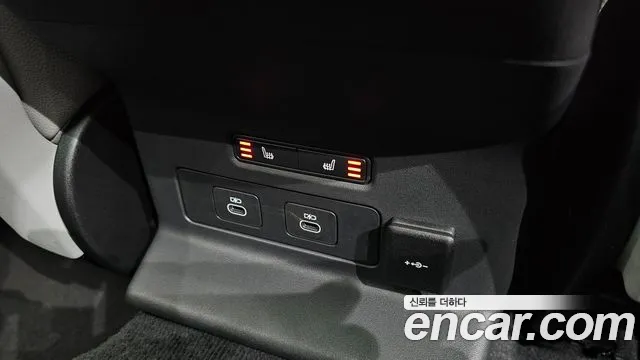 Land Rover Range Rover Velar — Фото автомобиля 18