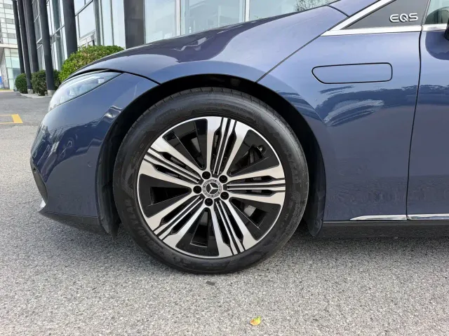 Mercedes-Benz EQS — Фото автомобиля 4