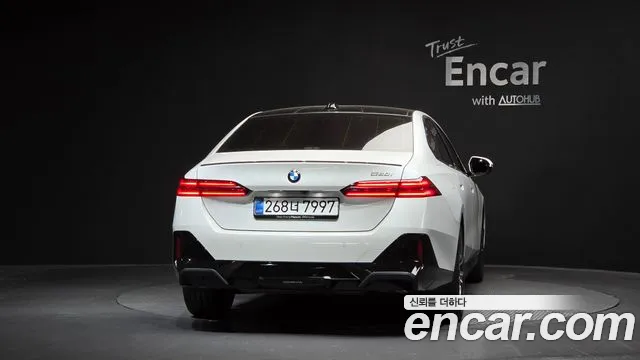BMW 5 Series G60 — Фото автомобиля 4