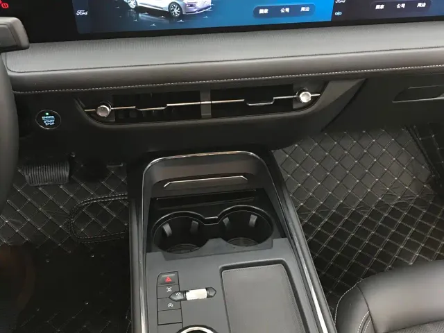 Ford Mondeo — Фото автомобиля 12