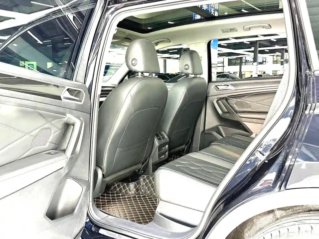 Volkswagen Tiguan L — Фото автомобиля 5