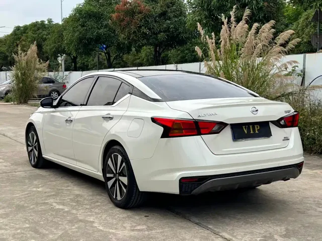 Nissan Teana — Фото автомобиля 9