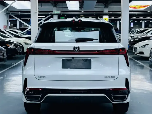 Changan CS75 Plus — Фото автомобиля 14