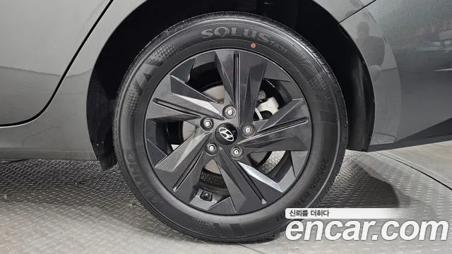 Hyundai Avante CN7 — Фото автомобиля 6