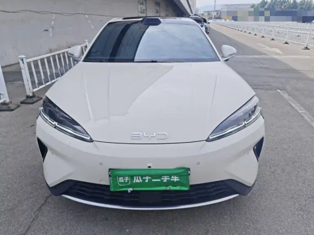 BYD Seal 07 DM-i — Фото автомобиля 2
