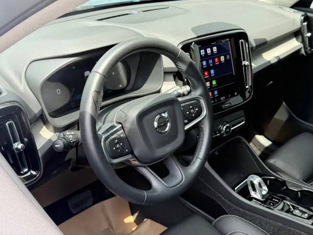 Volvo XC40 — Фото автомобиля 27