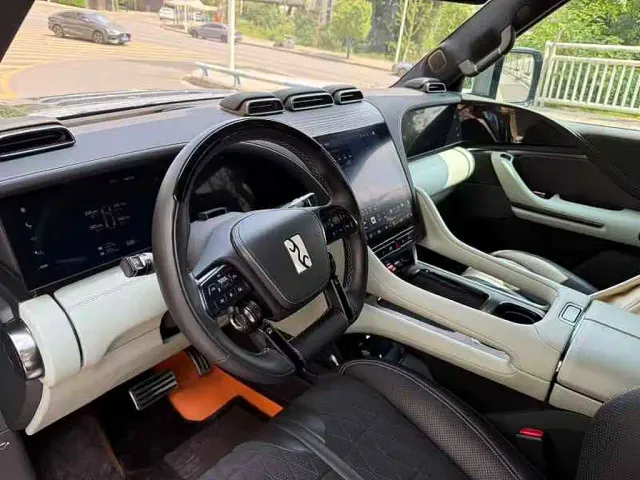 BYD U8 — Фото автомобиля 3