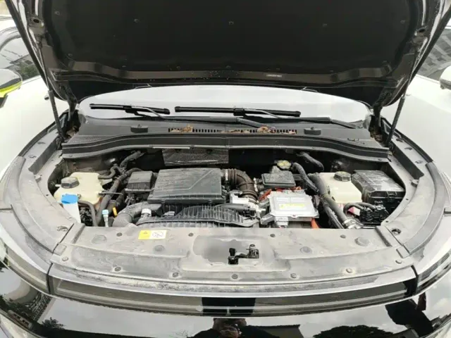 JAC Motors QX PHEV — Фото автомобиля 19