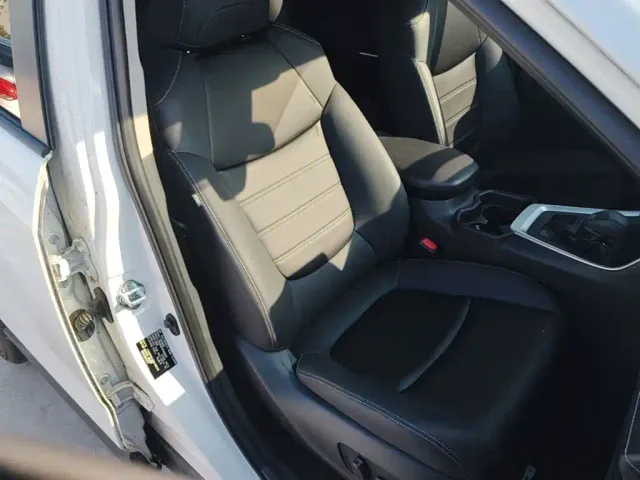 Toyota RAV4 — Фото автомобиля 24