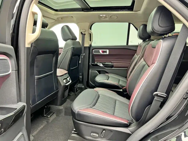 Ford Explorer — Фото автомобиля 15