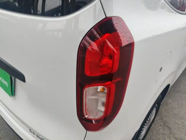 Wuling Hongguang — Фото автомобиля 7