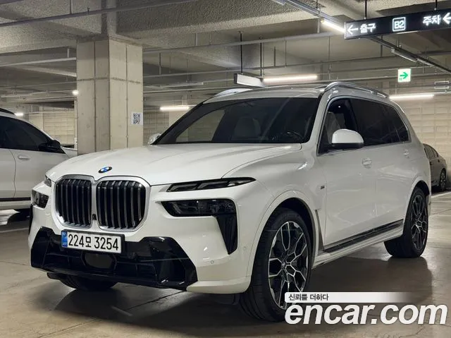 Фотография автомобиля — BMW X7 G07
