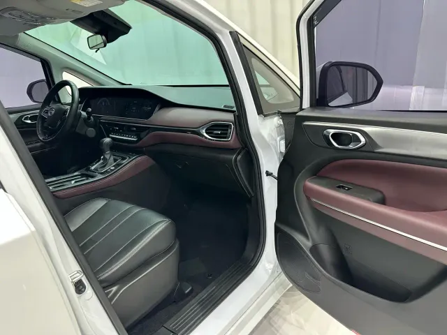GAC Trumpchi M6 — Фото автомобиля 20