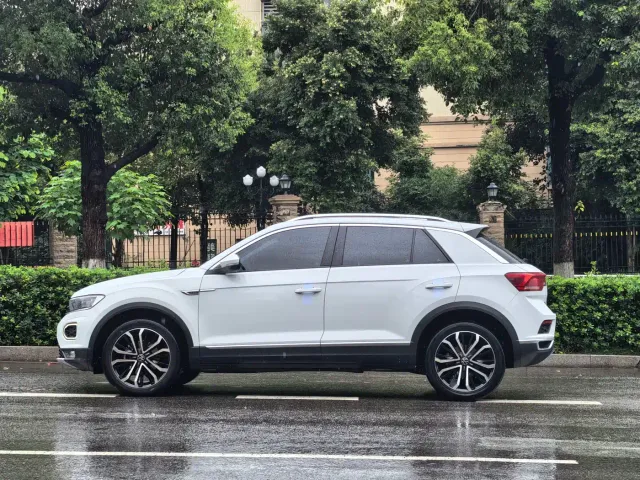 Volkswagen T-Roc — Фото автомобиля 12