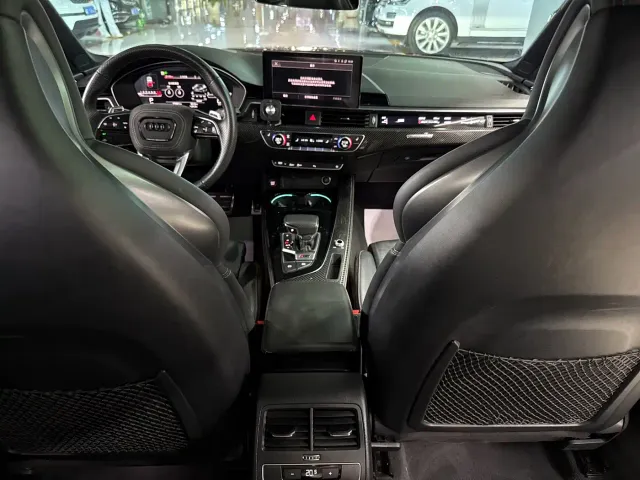 Audi RS 5 — Фото автомобиля 10