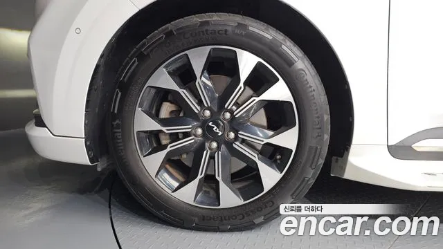 Kia Canival Carnival 4 поколение Бензин 9 мест Hi-Limousine — Фото автомобиля 5