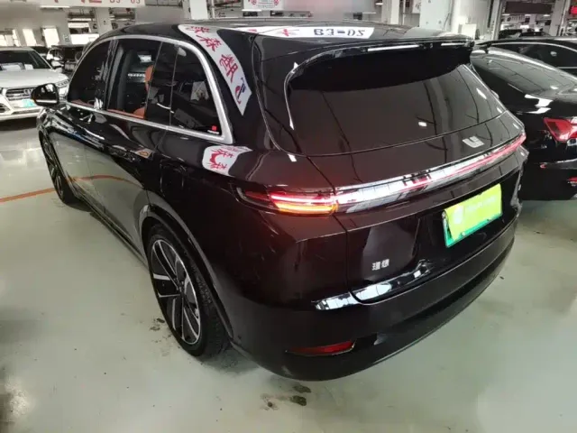 Li Auto L7 — Фото автомобиля 4