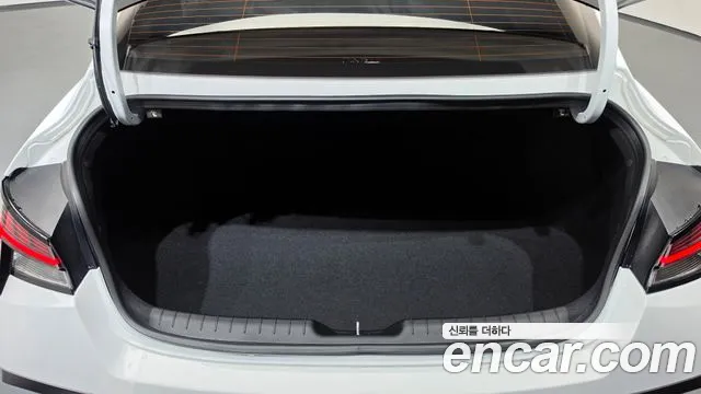 Hyundai AVANTE Новый Avante (CN7) — Фото автомобиля 15
