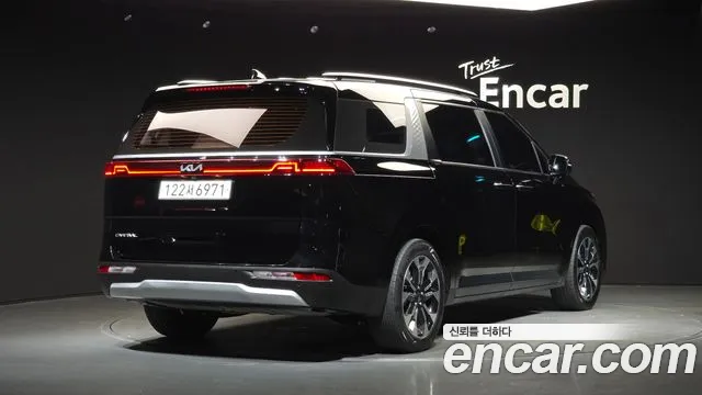 Kia Carnival Generation 4 — Фото автомобиля 2