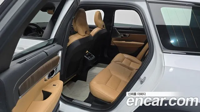 Volvo V90 — Фото автомобиля 17