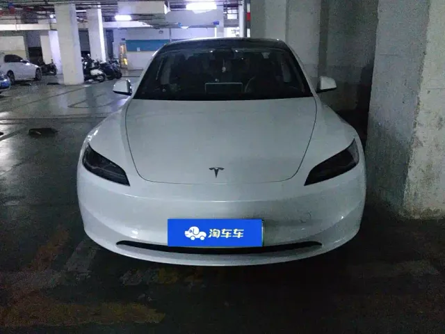 Tesla Model 3 — Фото автомобиля 2