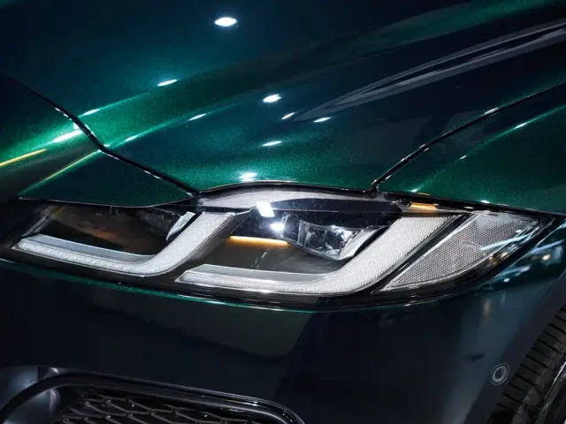 Jaguar XFL — Фото автомобиля 4