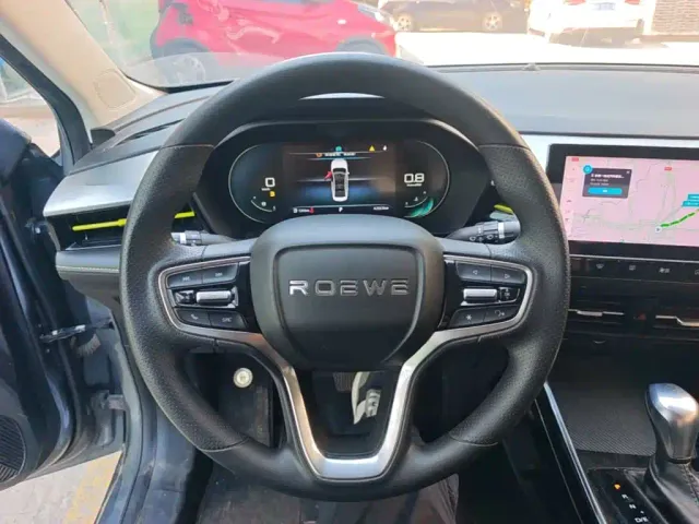 Roewe i5 — Фото автомобиля 10