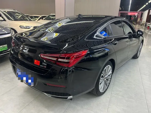 Hongqi H5 — Фото автомобиля 5