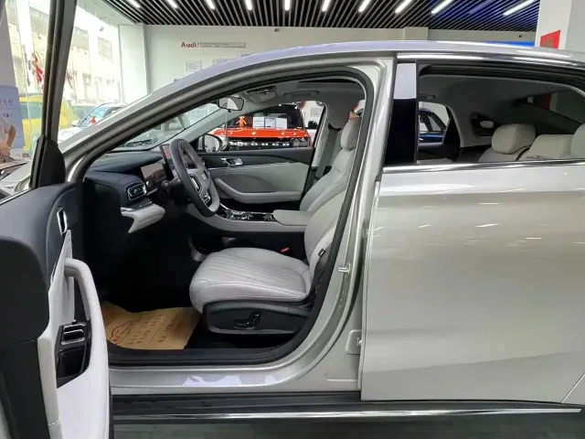Geely Galaxy Galaxy Stellar 6 2025 Base Version — Фото автомобиля 3