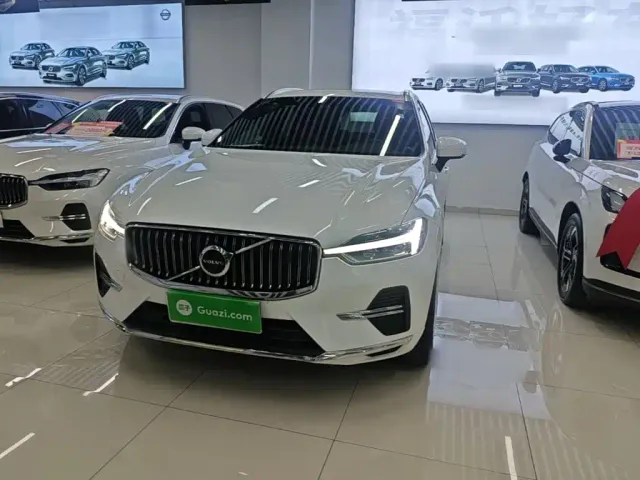 Volvo XC60 — Фото автомобиля 2