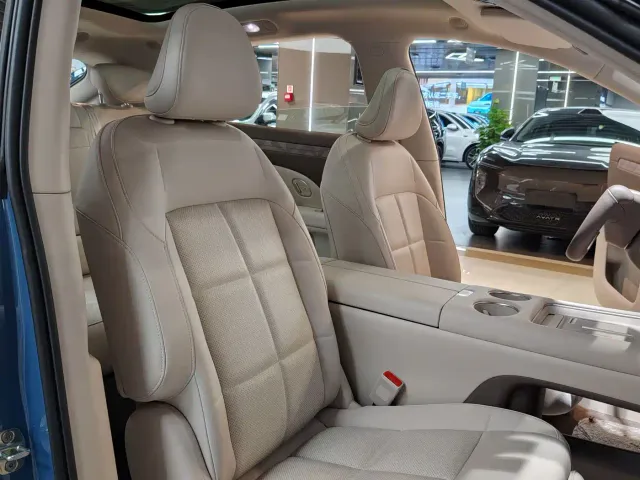 IM Motors LS6 — Фото автомобиля 20