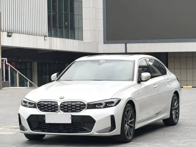 Фотография автомобиля — BMW 3 Series