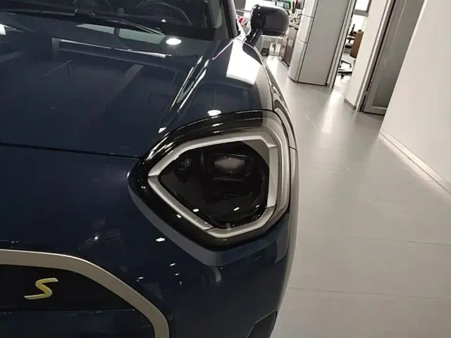 MINI Electric MINI ACEMAN — Фото автомобиля 23