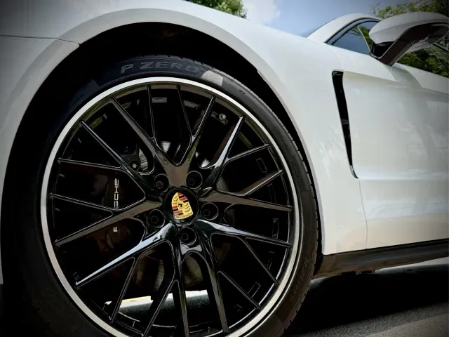 Porsche Panamera — Фото автомобиля 11