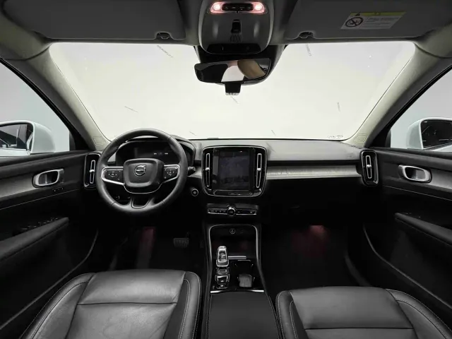 Volvo XC40 — Фото автомобиля 19