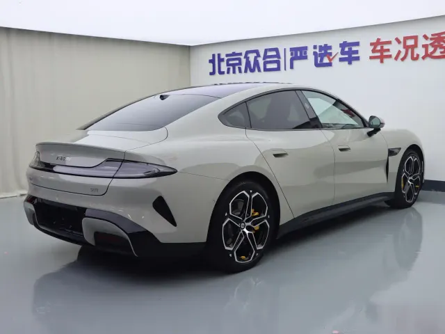 Xiaomi SU7 — Фото автомобиля 24