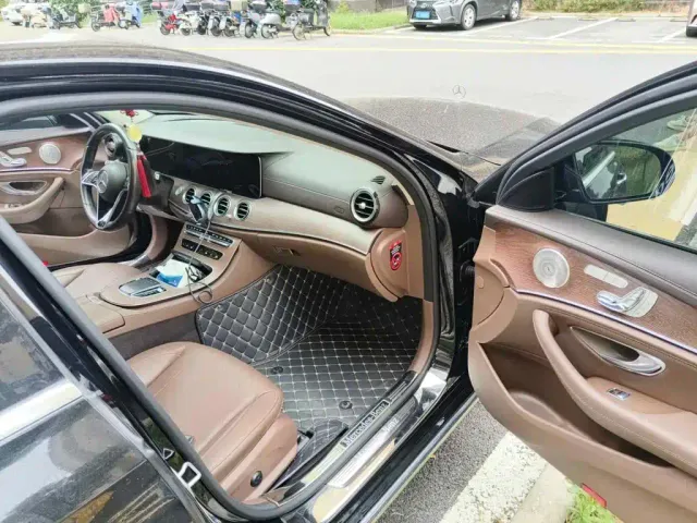 Mercedes-Benz E-Class — Фото автомобиля 13