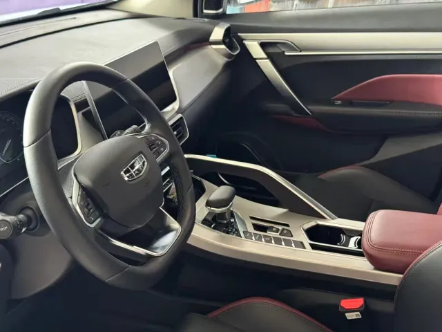 Geely Binyue — Фото автомобиля 14