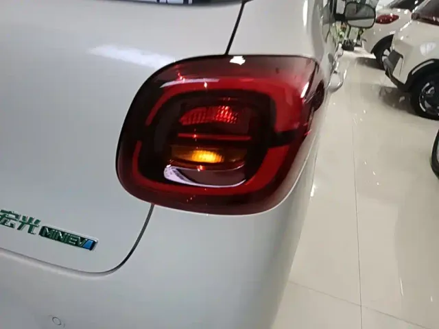 Wuling Hongguang Mini EV — Фото автомобиля 7