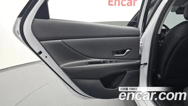 Hyundai AVANTE Avante (CN7) — Фото автомобиля 25