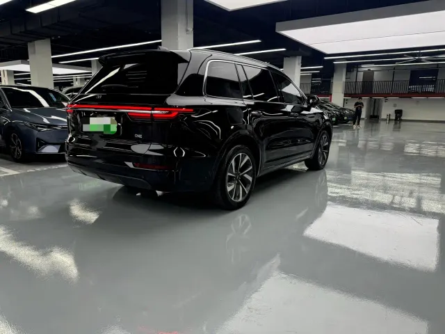 Li Auto ONE — Фото автомобиля 17