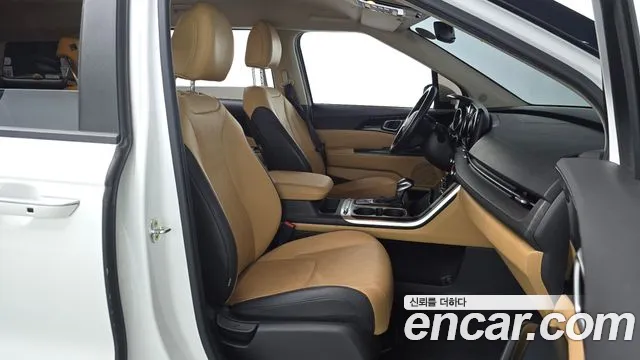 Kia Carnival Generation 4 — Фото автомобиля 12