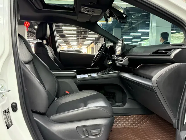 Toyota Sienna — Фото автомобиля 18
