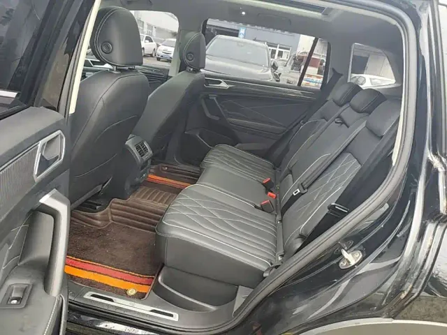 Volkswagen Tiguan L — Фото автомобиля 16